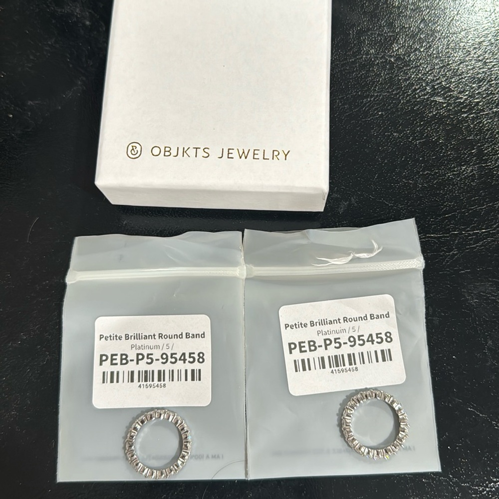 One petite brilliant round band